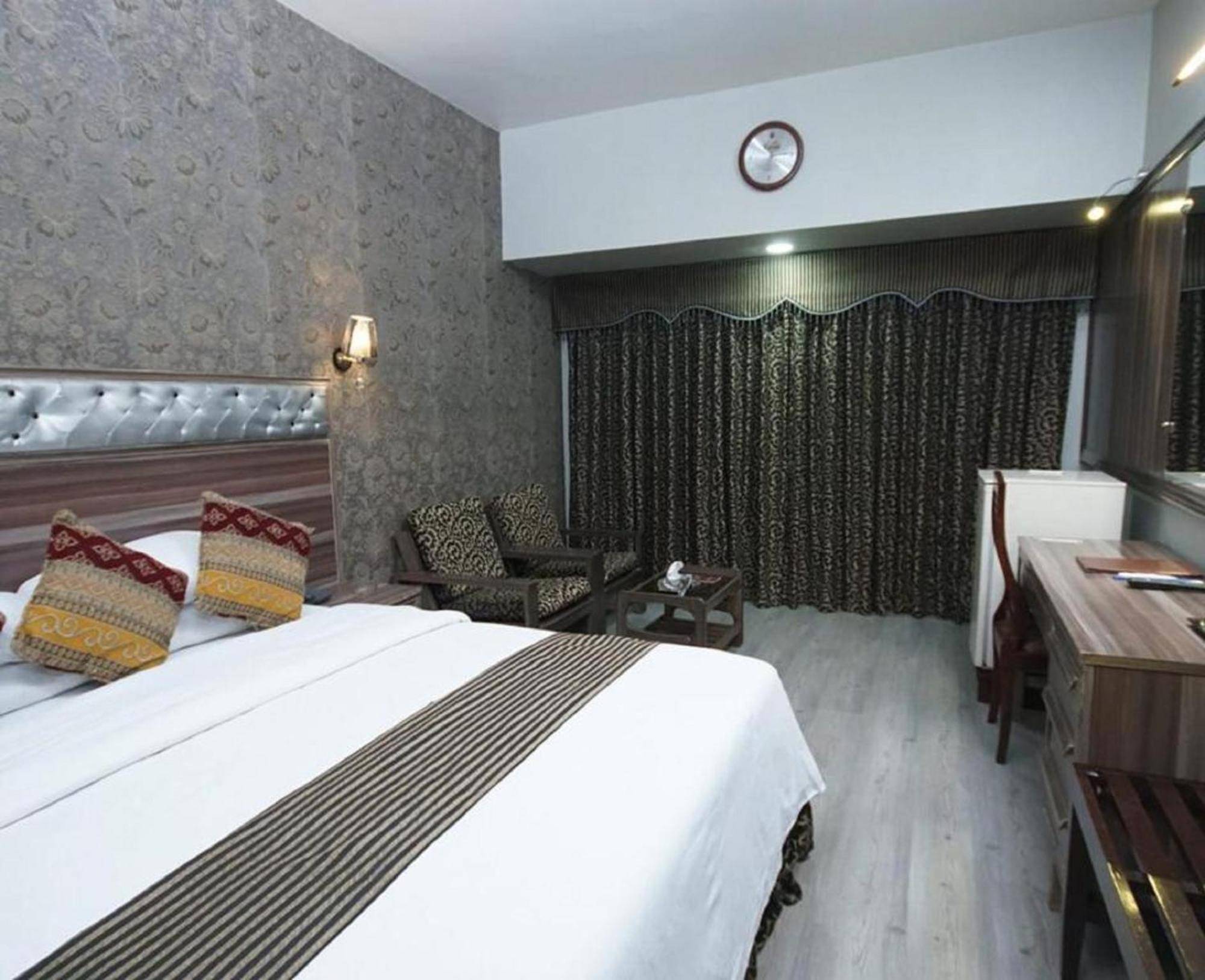 Faran Hotel Karachi Extérieur photo