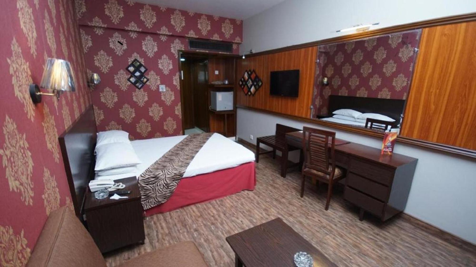 Faran Hotel Karachi Extérieur photo