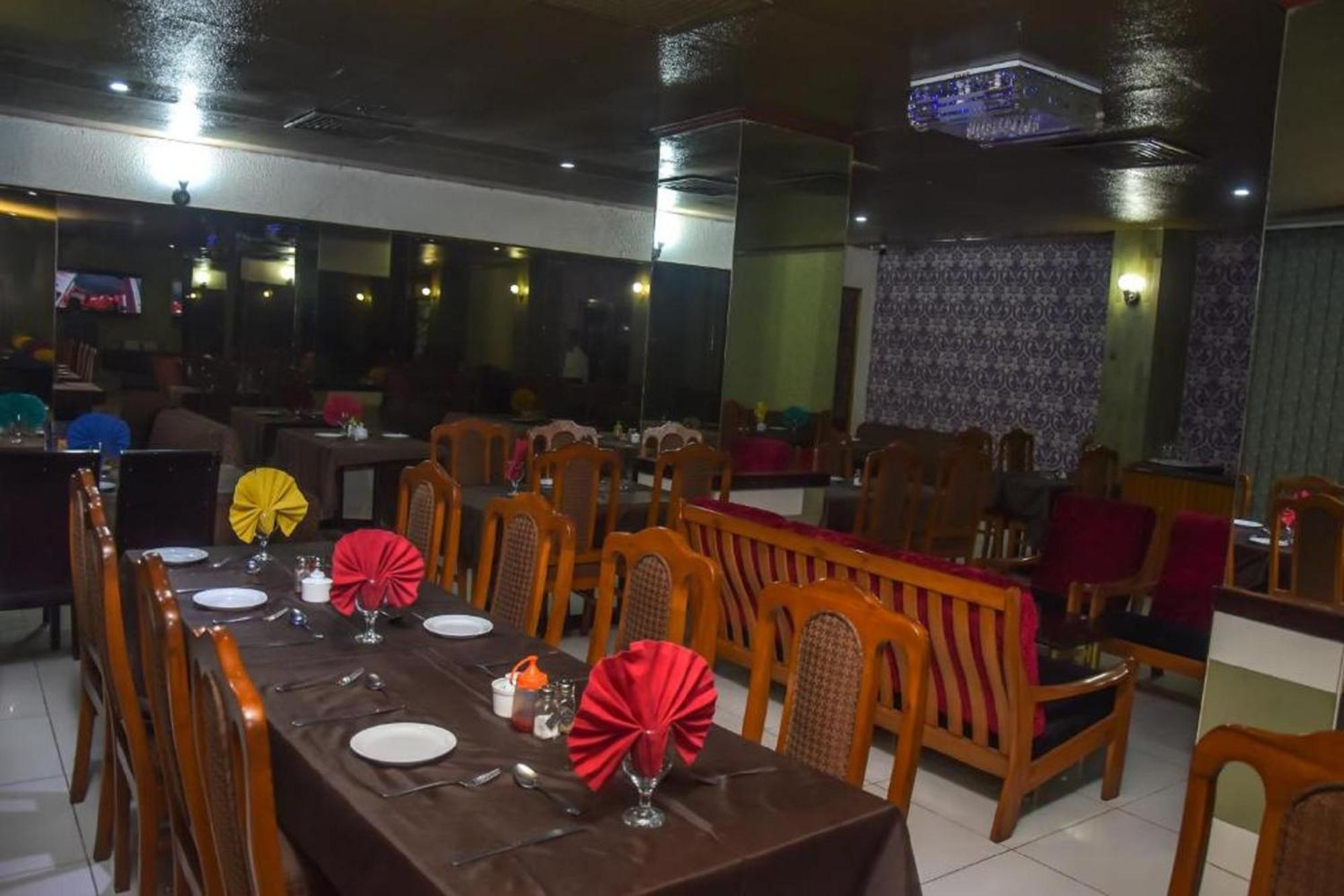 Faran Hotel Karachi Extérieur photo